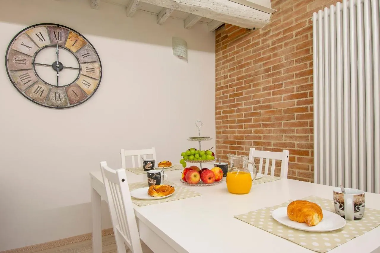 Apartment Casa Alice - Elegant In The Centre Of The City Siena