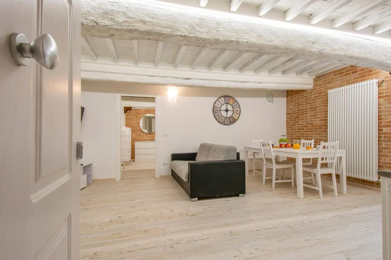Casa Alice - Elegant In The Centre Of The City Siena Apartment